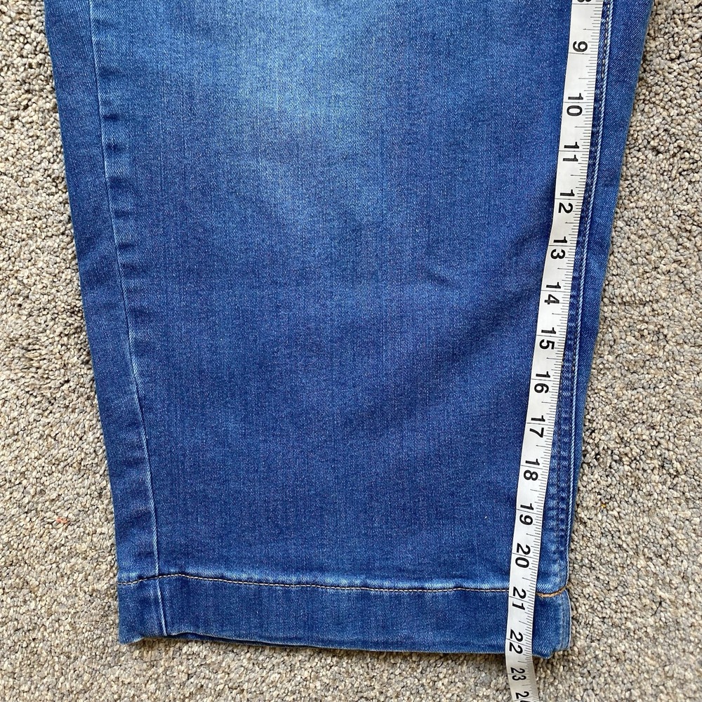 Torrid Wide Leg Cropped Jeans Size 14 Blue Medium Wash Button Fly High Rise - Picture 7 of 9